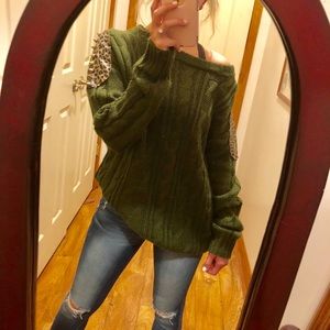 Forrest green sweater with leopard print shoulders